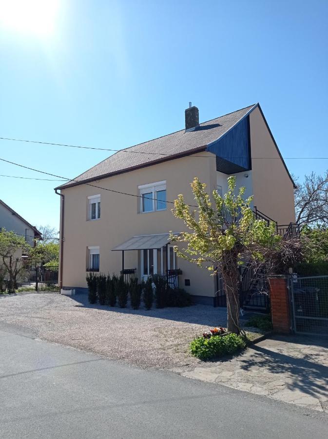 Joe Beach Apartman Кестели Екстериор снимка